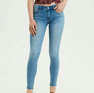light wash american eagle skinny jeans